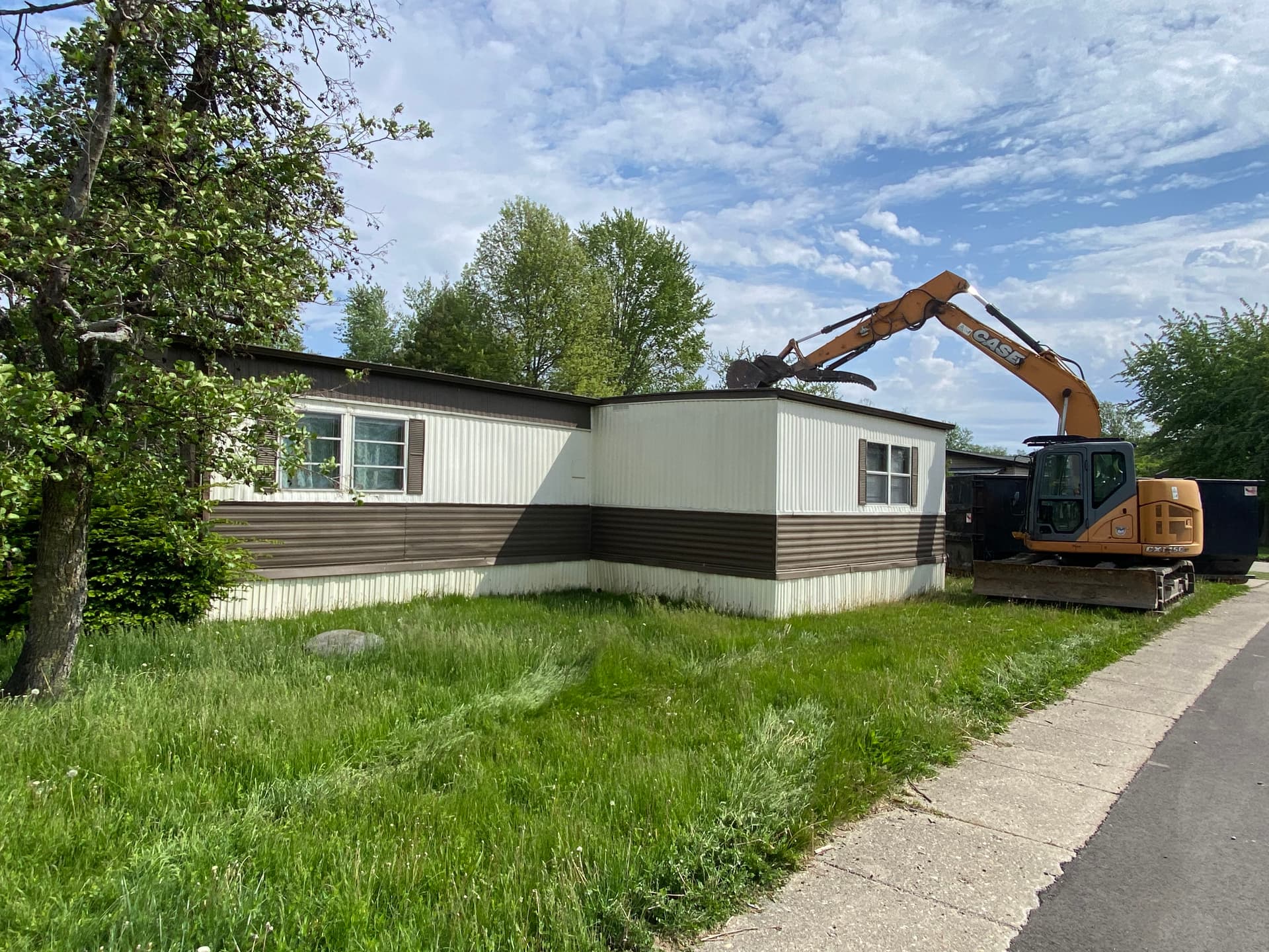 Gallery photos for 9 Mobile Homes Demolished and Sites Cleared in Two Weeks: Image #1
